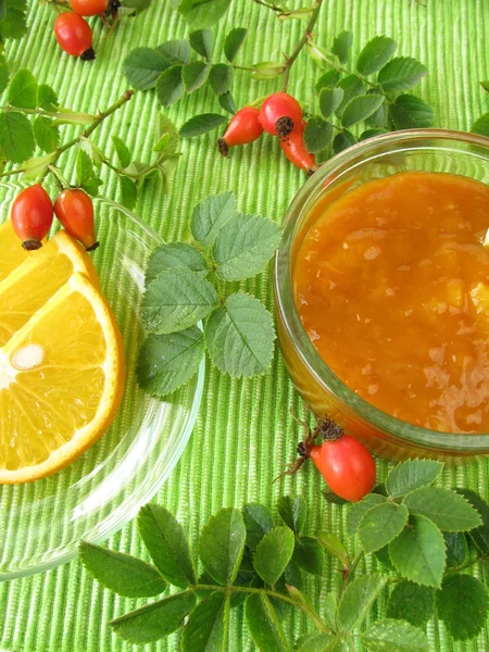 Marmelade mit Hagebutten und Orangen — Stockfoto