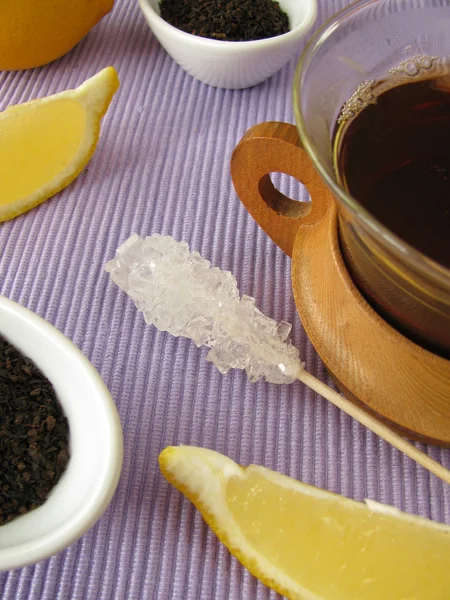 Té negro con limón —  Fotos de Stock