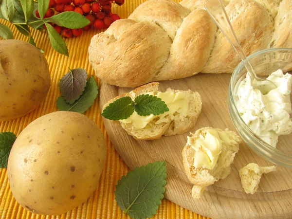 Potato yeast braid — Stock Photo, Image