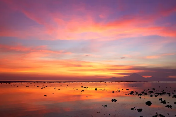 Sonnenuntergang am Korallenstrand — Stockfoto
