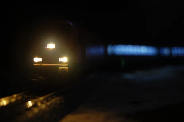 Zug in der Nacht — Stockfoto