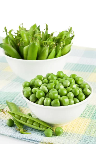 Grüne süße Bio-Erbsen — Stockfoto