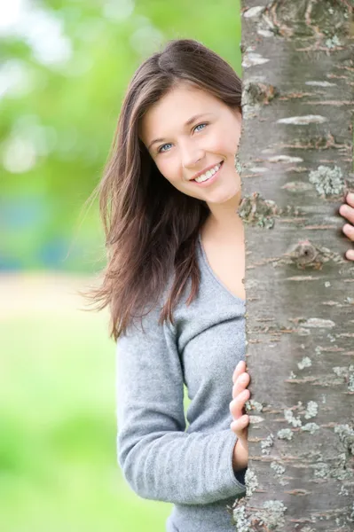 Outdoor portrait of a cute teen — Stock Photo, Image