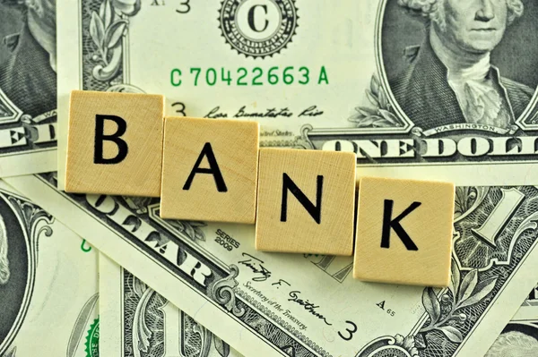Bank in lettern — Stockfoto
