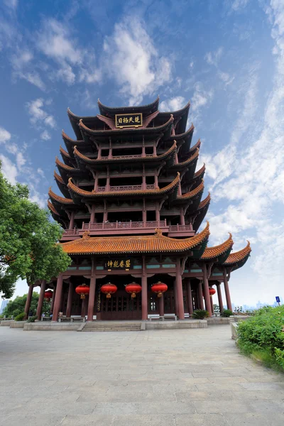 Torre de guindaste amarelo Wuhan — Fotografia de Stock