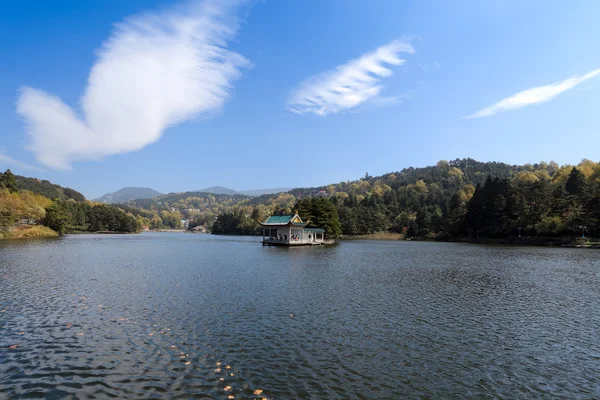 Jezioro Lushan — Zdjęcie stockowe