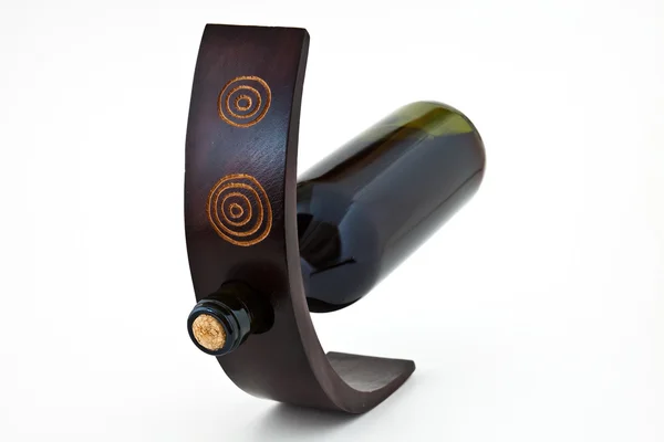 Láhev vína dekorativní dřevěný stojan — Stock fotografie