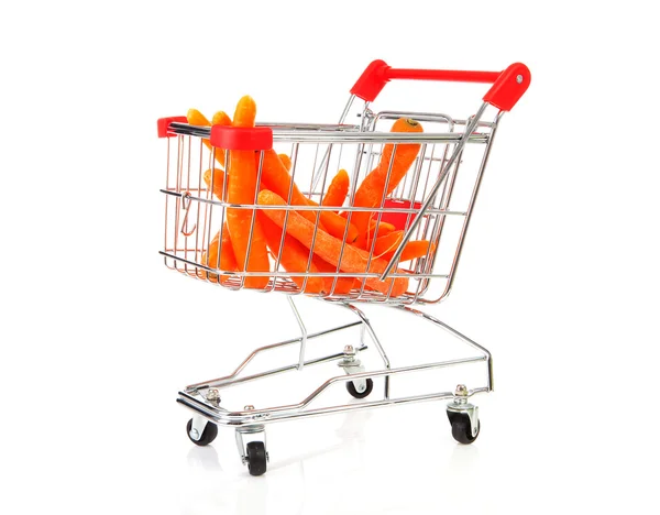 Winkelwagentje met wortelen — Stockfoto