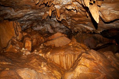 grotte de la deveze sahne Fransız