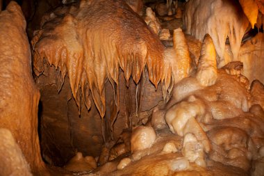 grotte de la deveze sahne Fransız