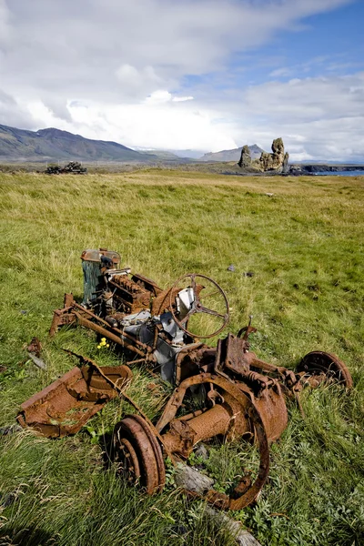 Tractor oxidado — Foto de Stock