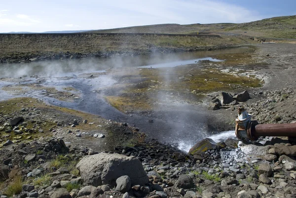Hot geothermal water — Stock Photo, Image