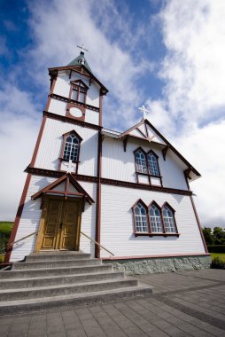 husavik tahta Kilisesi