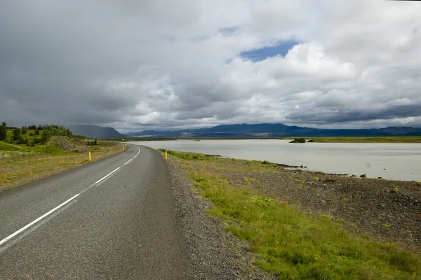 Сценическая дорога в Исландии — стоковое фото