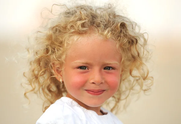 아름 다운 금발 머리 아이 — 스톡 사진