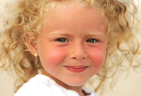 Vackra blonda barn — Stockfoto