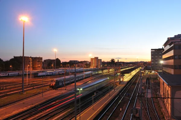 Brescia railroad station at dusk — Stock Photo, Image