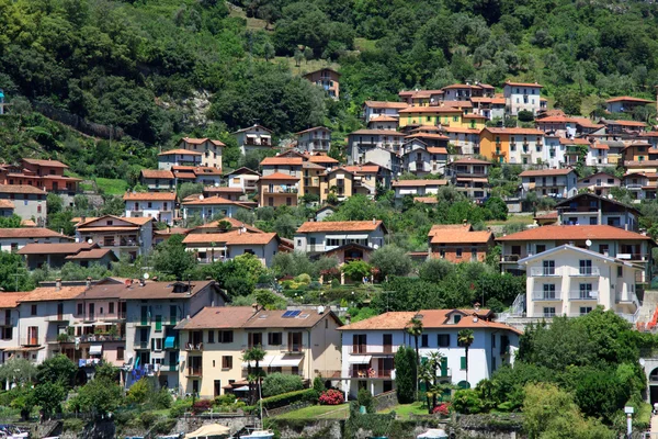 Villaggio sul Lago di Como — Foto Stock