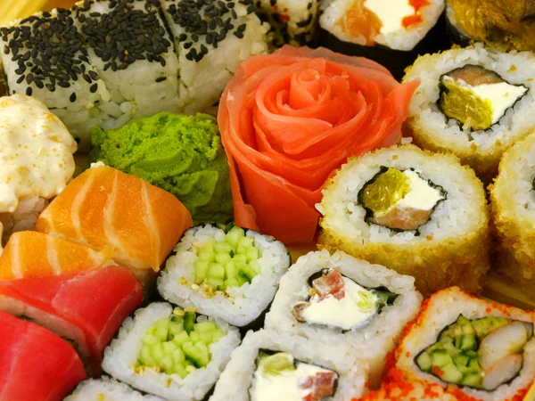 Sushi tradicional japonés —  Fotos de Stock