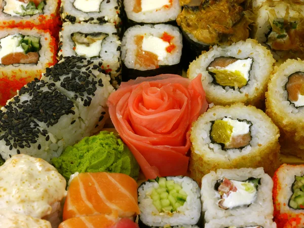 Tradicional japonés Sushi primer plano —  Fotos de Stock