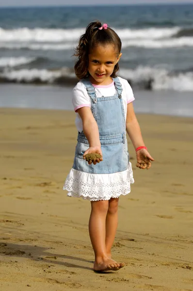 Barn- och stranden — Stockfoto