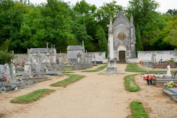 Mycket gamla kyrkogård — Stockfoto