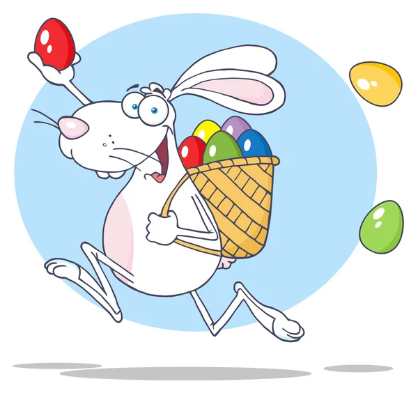 Feliz conejo blanco participando en una cacería de huevos de Pascua — Stockfoto