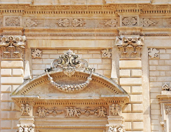 Baroque tympanum — Stock Photo, Image