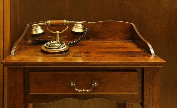 El viejo teléfono de escritorio —  Fotos de Stock