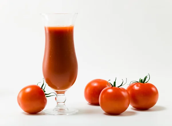 Tomater och tomatjuice — Stockfoto