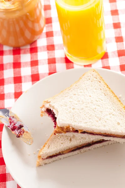 Sandwich de mantequilla de maní y jalea — Foto de Stock
