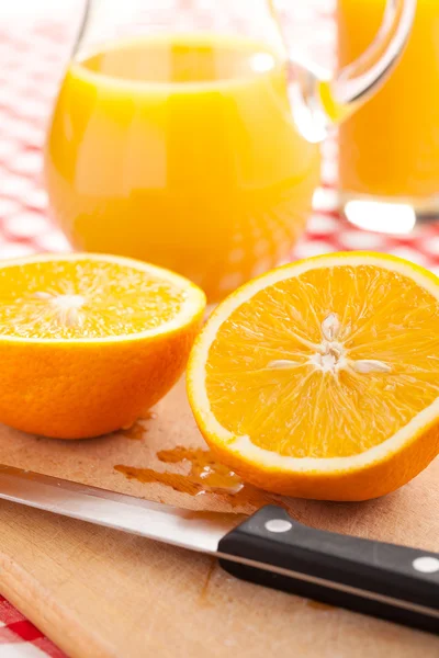 桔汁和橙果 — 图库照片
