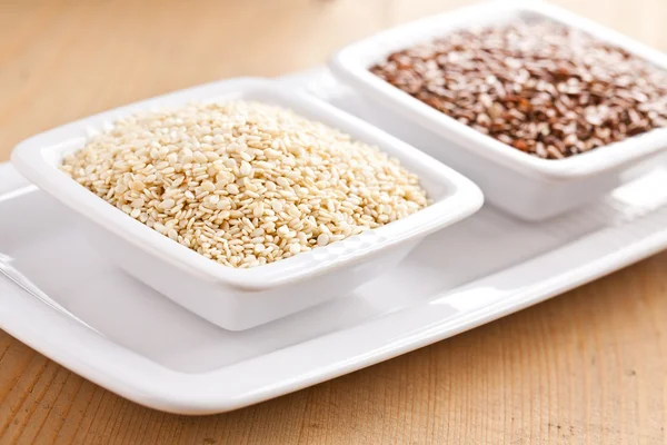 Sesame and linseed — Stock Photo, Image