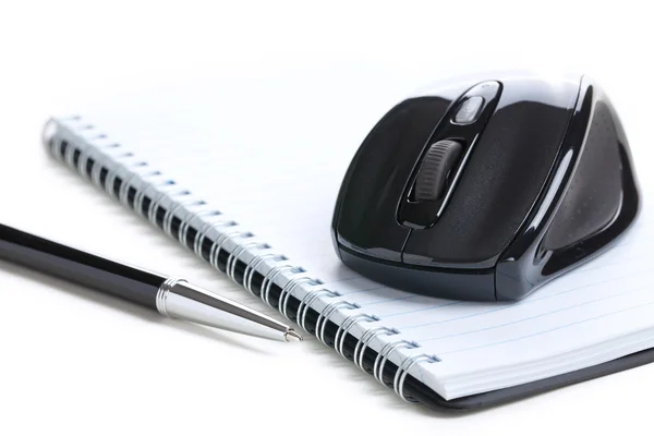 Computer mouse and notebook with pen — Stock Photo, Image