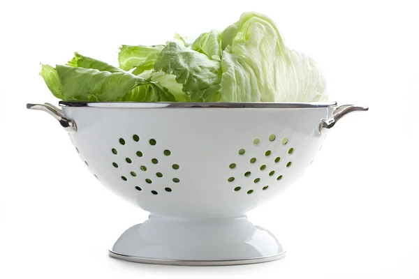 Grüner Salat im Sieb — Stockfoto