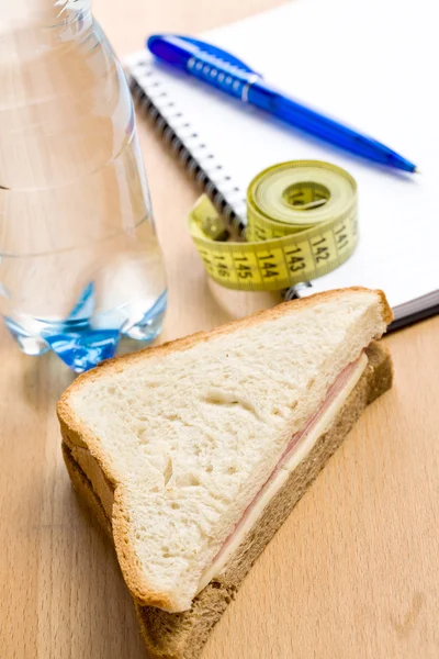 Dieta. sanduíche de presunto — Fotografia de Stock