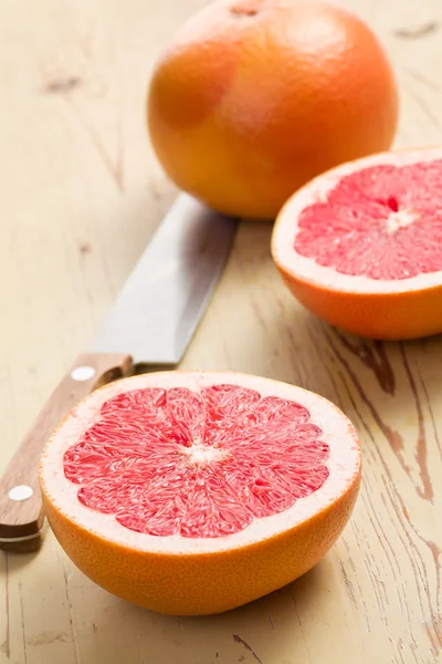 Gesneden rode grapefruit — Stockfoto