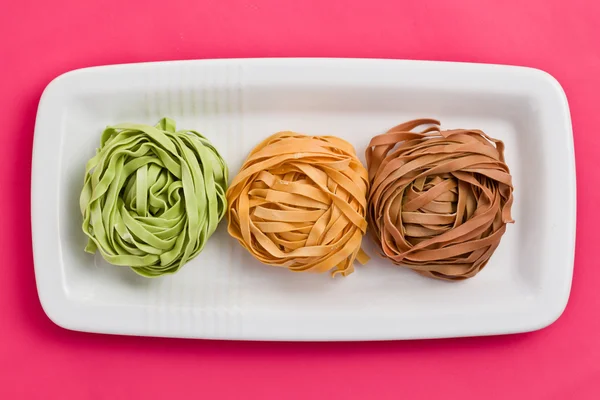 Färgglad pasta tagliatelle — Stockfoto
