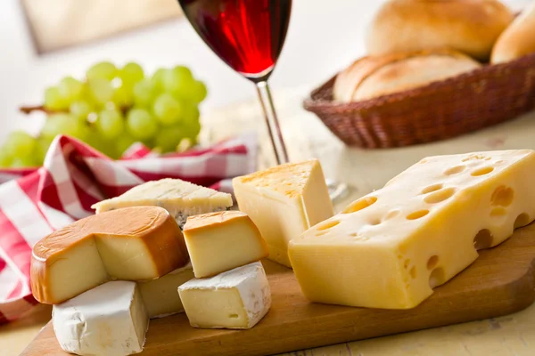 Peynir ile natürmort — Stok fotoğraf