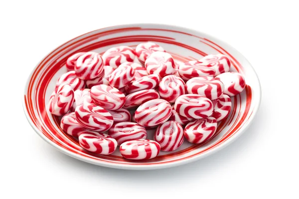 プレート上の赤の白いキャンディー — ストック写真