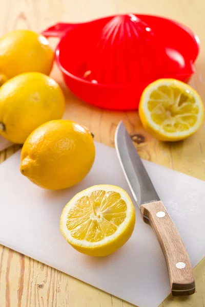 Cortar limón —  Fotos de Stock