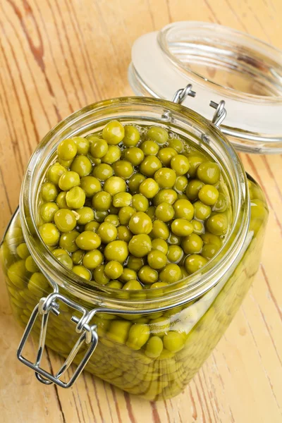 Canned green peas — Stock Photo, Image