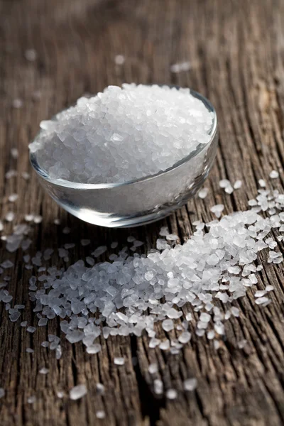 Sól w szklanej misce — Zdjęcie stockowe