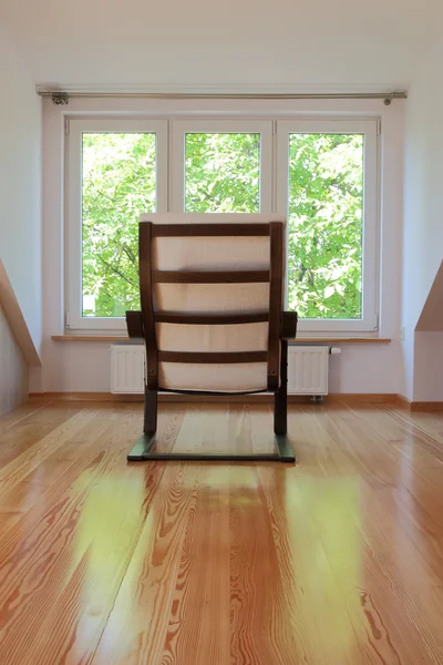 Nowy nowoczesny fotel bujany — Zdjęcie stockowe