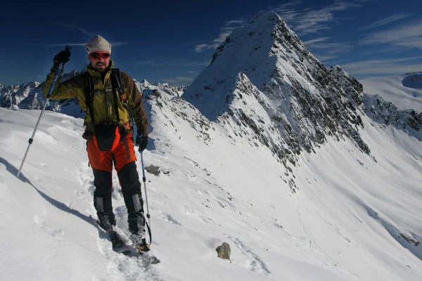 Winter mountaineering — Stock Photo, Image
