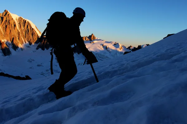 Montañismo en los Alpes — Foto de Stock