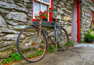 Old rusty bike clipart