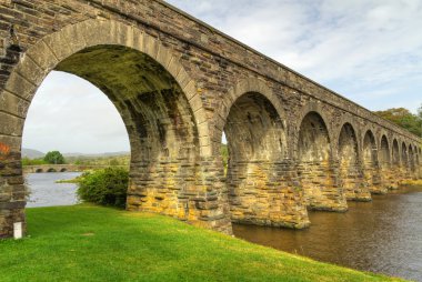 Disused railway viaduct clipart