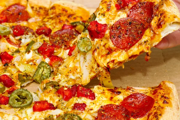 Pizza de pepperoni —  Fotos de Stock