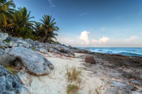 Coucher de soleil incroyable à la mer des Caraïbes — Photo